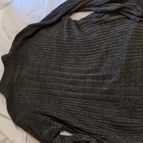 XL long sleeve sweater - Picture 4 of 5